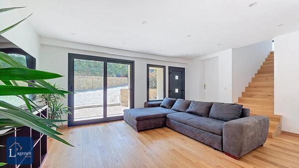 Maison Individuelle 185 m² Rénové Proche Gare et Commerce Parcelle 2 020m²