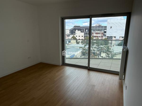 Location Appartement 4 pièces 86.2 m² - Suresnes 92150