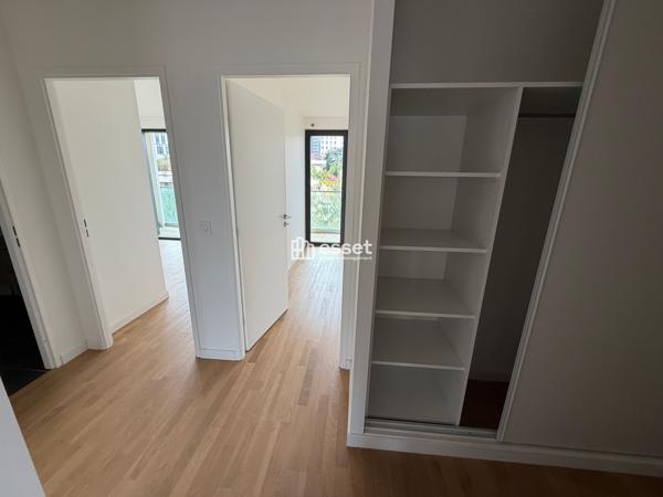 Location Appartement 4 pièces 86.2 m² - Suresnes 92150