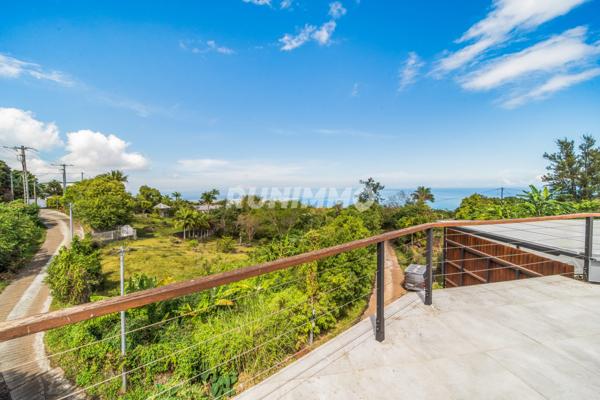 Découvrez votre havre de paix : Une magnifique maison individuelle de 220 m² avec jardin et piscine