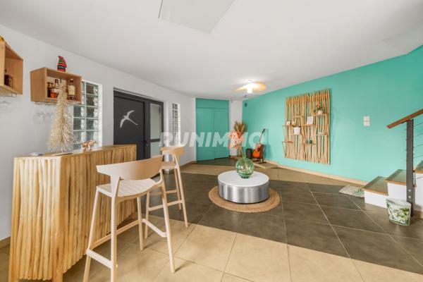 Découvrez votre havre de paix : Une magnifique maison individuelle de 220 m² avec jardin et piscine