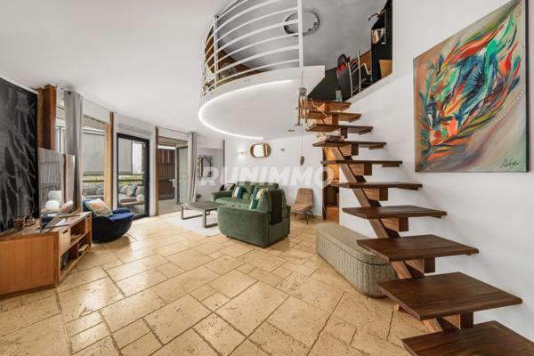 Découvrez votre havre de paix : Une magnifique maison individuelle de 220 m² avec jardin et piscine