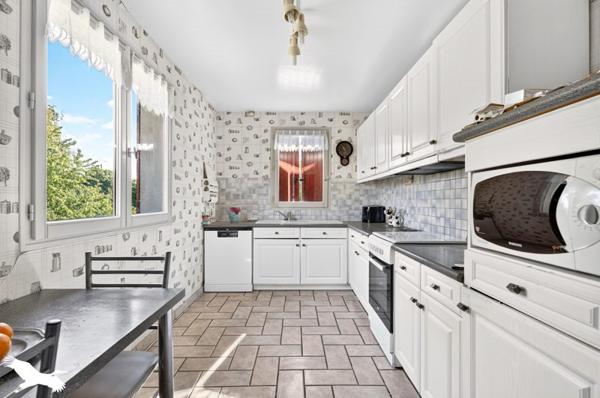 Maison à vendre 192 240 € Saint-Pierre-de-Chignac 7 p 183 m² DPE E