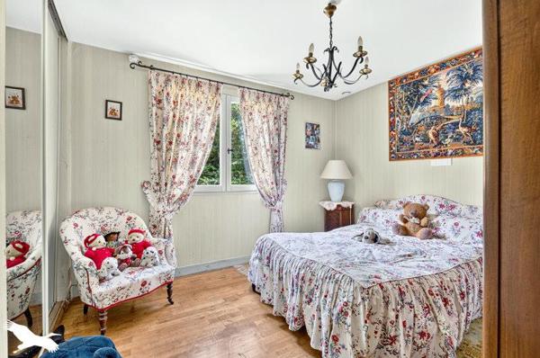 Maison à vendre 192 240 € Saint-Pierre-de-Chignac 7 p 183 m² DPE E