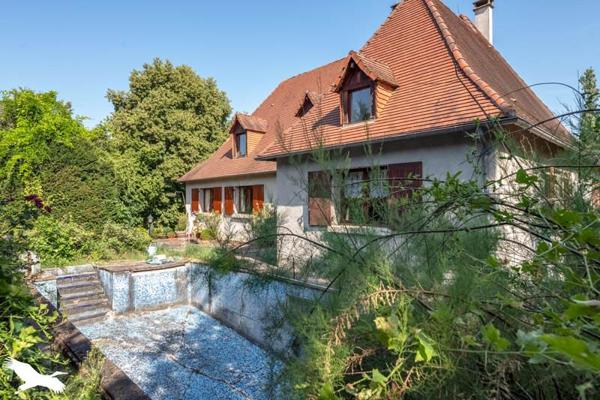 Maison à vendre 192 240 € Saint-Pierre-de-Chignac 7 p 183 m² DPE E