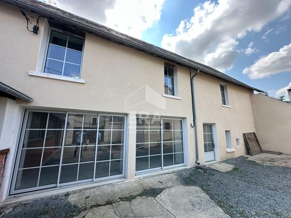 CHATEAUROUX - Maison 145 m² H - dépendances - cour -