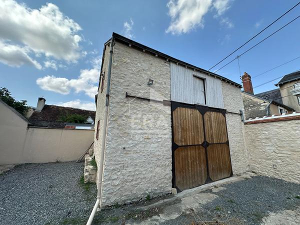 CHATEAUROUX - Maison 145 m² H - dépendances - cour -