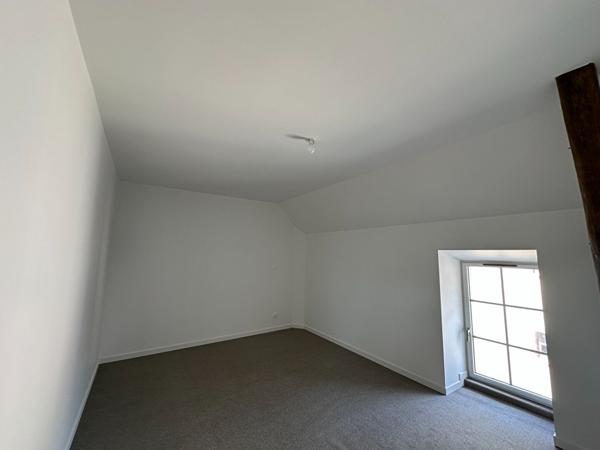 CHATEAUROUX - Maison 145 m² H - dépendances - cour -