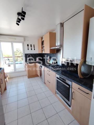 A VENDRE GUYANCOURT La Mare Jarry, superbe 5 pièces duplex118 m² (145m² utiles) en roof top avec grande terrasse et ascenseur