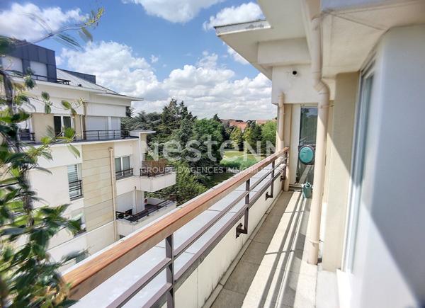 A VENDRE GUYANCOURT La Mare Jarry, superbe 5 pièces duplex118 m² (145m² utiles) en roof top avec grande terrasse et ascenseur