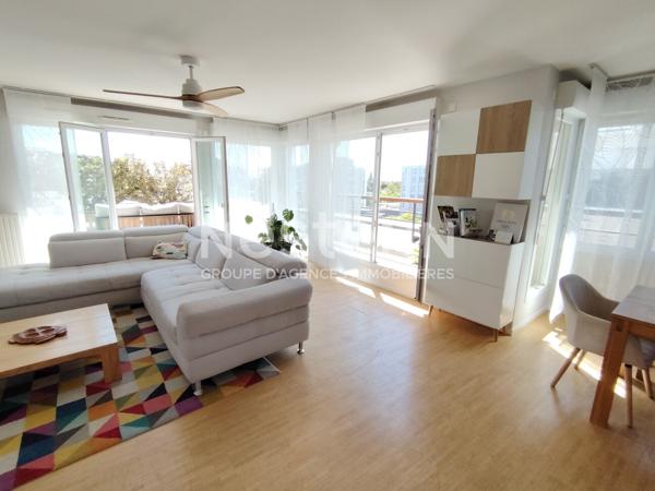 A VENDRE GUYANCOURT La Mare Jarry, superbe 5 pièces duplex118 m² (145m² utiles) en roof top avec grande terrasse et ascenseur