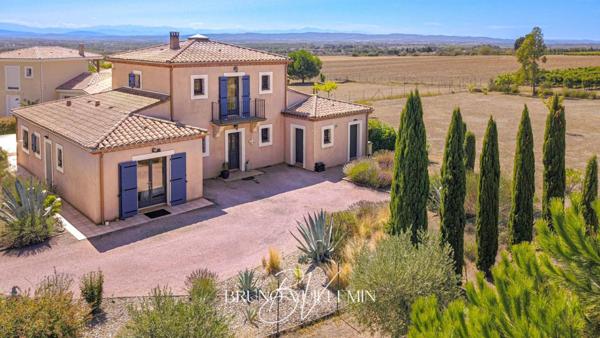 VILLA 4 CHAMBRES + STUDIO - SECTEUR RESIDENTIEL