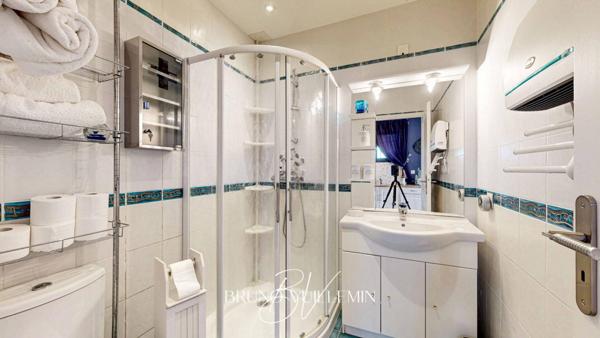 VILLA 4 CHAMBRES + STUDIO - SECTEUR RESIDENTIEL