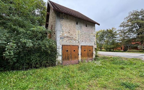 Stationnement à vendre    40 m2 Saint-Pierre-de-Genebroz