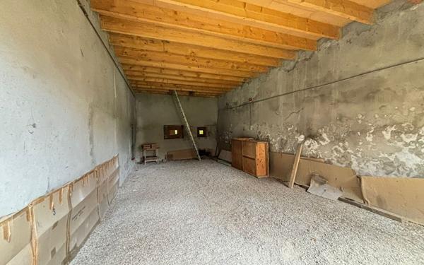 Stationnement à vendre    40 m2 Saint-Pierre-de-Genebroz