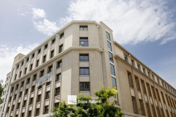 Bureaux à louer Lyon 3ème immeuble rénové proximité transports et Part Dieu