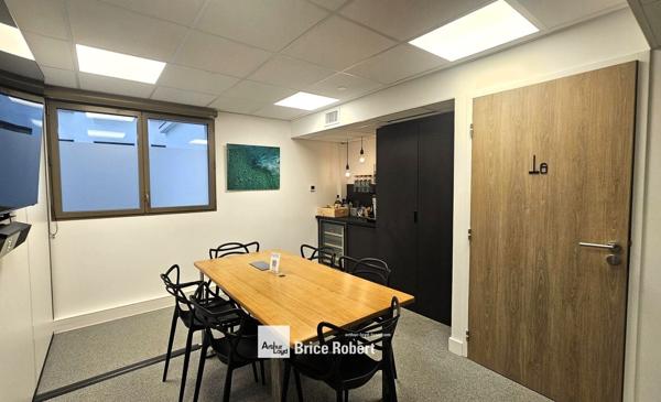Bureaux à louer Lyon 3ème immeuble rénové proximité transports et Part Dieu
