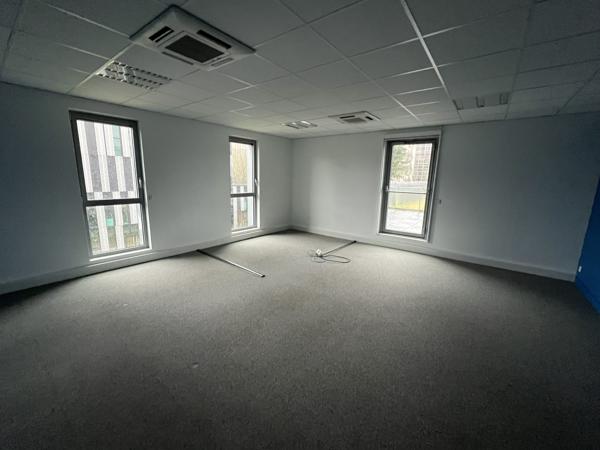 Bureaux à louer à Nantes proche transports et centre commercial Beaulieu