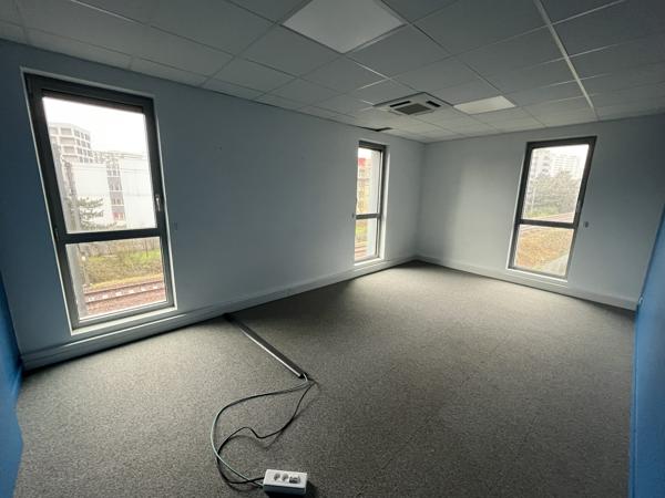 Bureaux à louer à Nantes proche transports et centre commercial Beaulieu