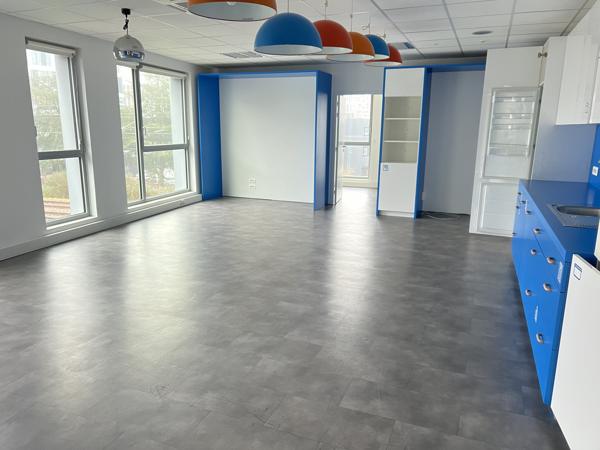 Bureaux à louer à Nantes proche transports et centre commercial Beaulieu