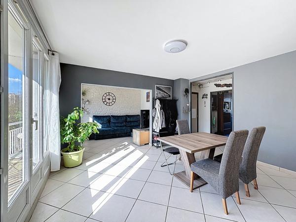 T4 DE 73 M² AVEC BALCON – PONT-DE-CLAIX