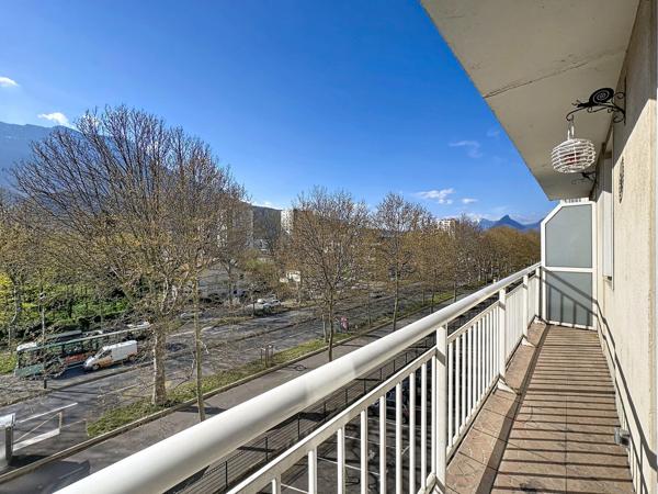 T4 DE 73 M² AVEC BALCON – PONT-DE-CLAIX