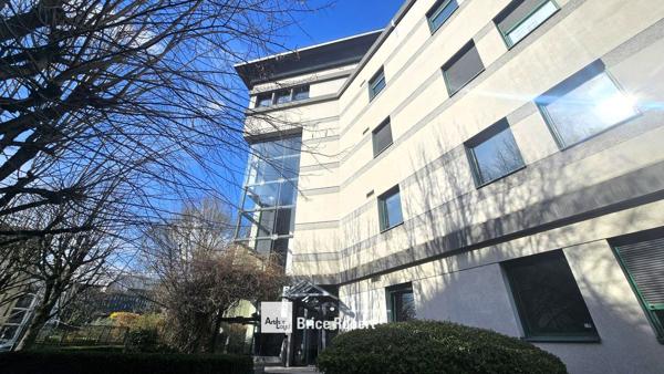 Bureaux à louer Lyon 9 avec parkings sous sol et excellente accessibilité