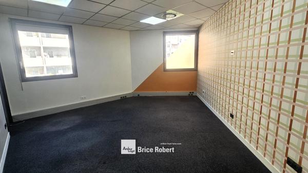 Bureaux à louer Lyon 9 avec parkings sous sol et excellente accessibilité