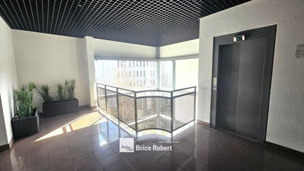 Bureaux à louer Lyon 9 avec parkings sous sol et excellente accessibilité