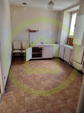 Immeuble à CHASSENEUIL SUR BONNIEURE (16260)