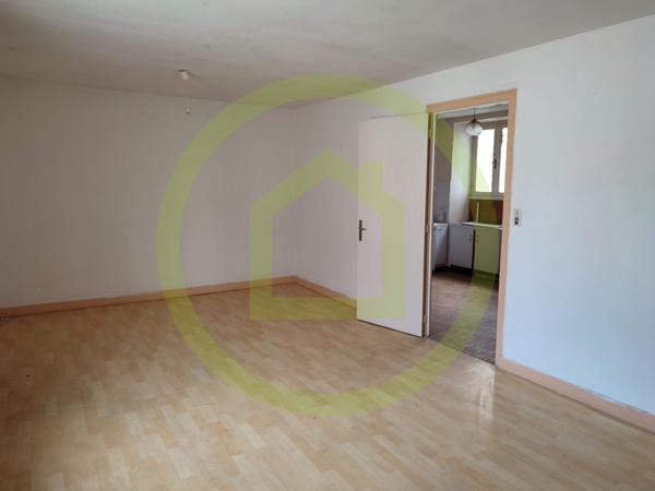 Immeuble à CHASSENEUIL SUR BONNIEURE (16260)