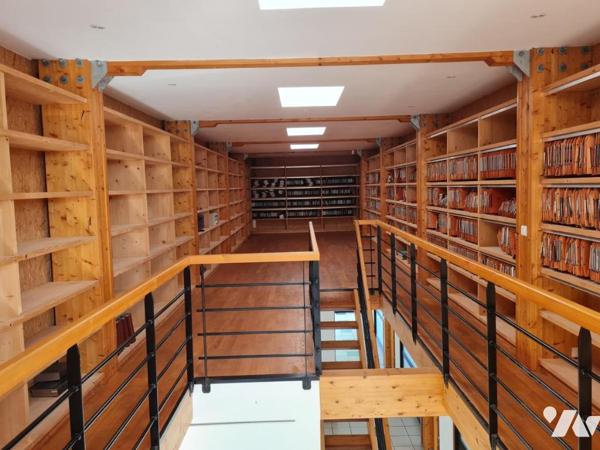 2315 - Immeuble de bureaux 209m² avec très bonne visibilité