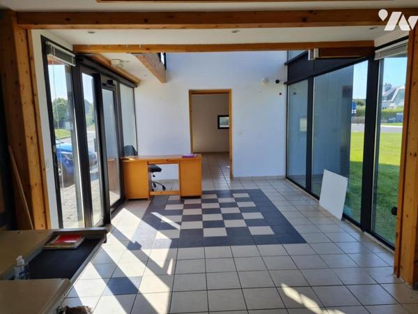 2315 - Immeuble de bureaux 209m² avec très bonne visibilité