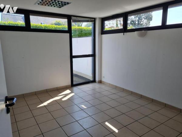 2315 - Immeuble de bureaux 209m² avec très bonne visibilité