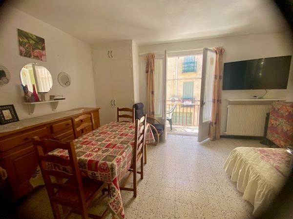 studio avec balcon et parking
