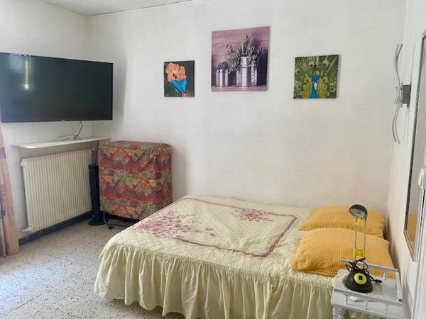 studio avec balcon et parking