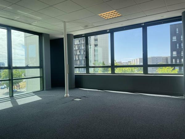 PLATEAU DE BUREAUX 491 M2 + PARKINGS