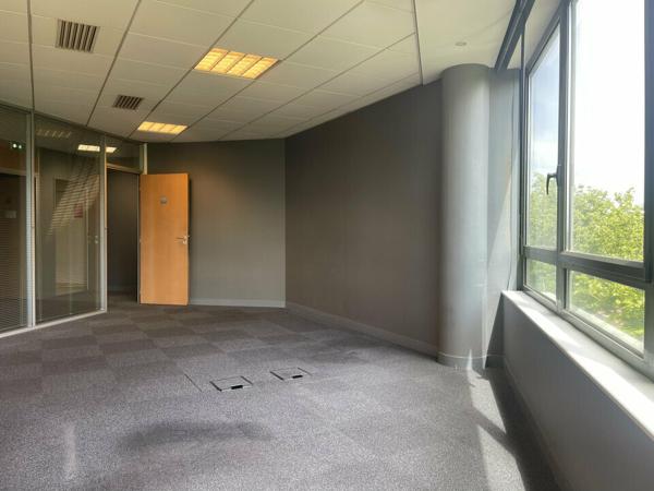 PLATEAU DE BUREAUX 491 M2 + PARKINGS