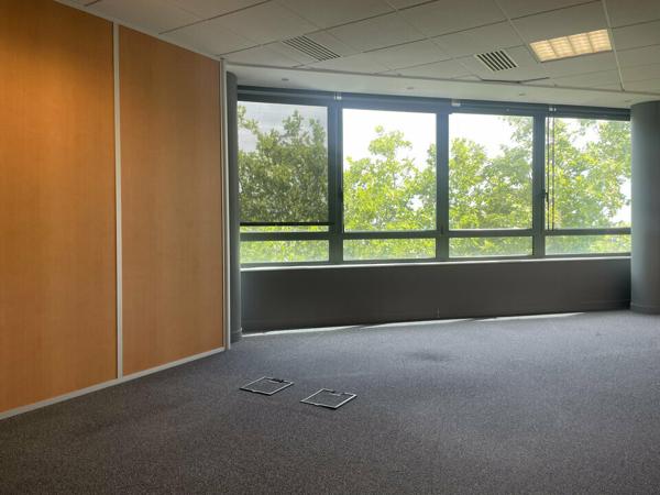 PLATEAU DE BUREAUX 491 M2 + PARKINGS