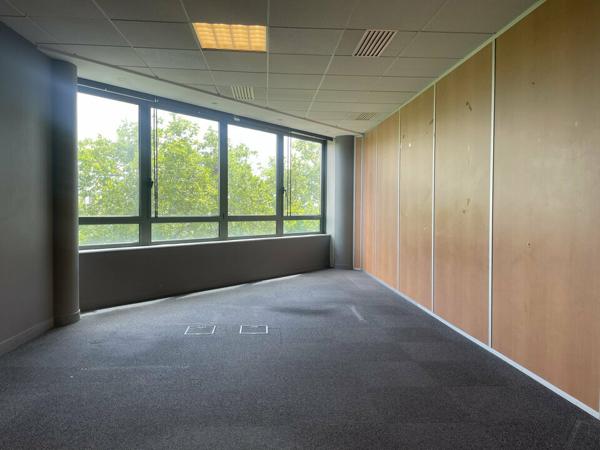 PLATEAU DE BUREAUX 491 M2 + PARKINGS