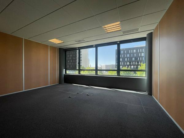 PLATEAU DE BUREAUX 491 M2 + PARKINGS