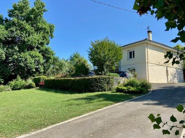 Pavie - Au cœur d'un parc clôturé, jolie maison 114m2, piscine + sous-sol complet