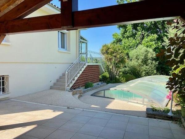 Pavie - Au cœur d'un parc clôturé, jolie maison 114m2, piscine + sous-sol complet