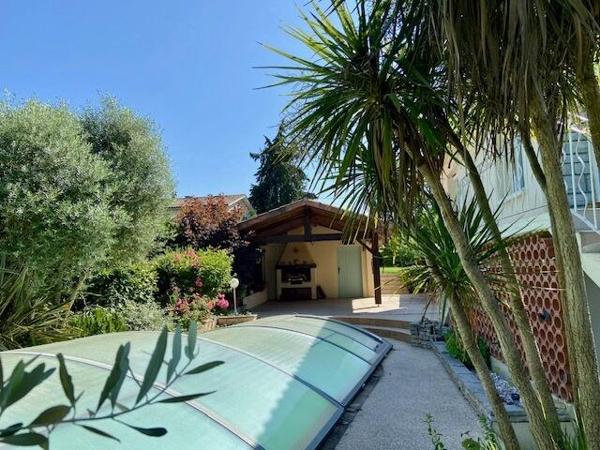 Pavie - Au cœur d'un parc clôturé, jolie maison 114m2, piscine + sous-sol complet