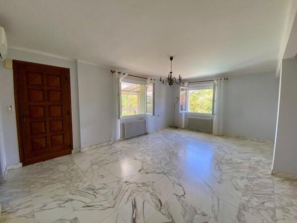 Pavie - Au cœur d'un parc clôturé, jolie maison 114m2, piscine + sous-sol complet