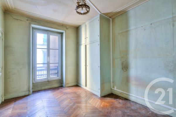 Appartement à vendre  5 pièces - 99,31 m2 PARIS - 75010
