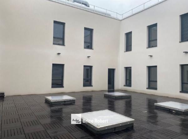 Bureaux à louer à Dardilly avec parking et stockage au sein de Stratton I