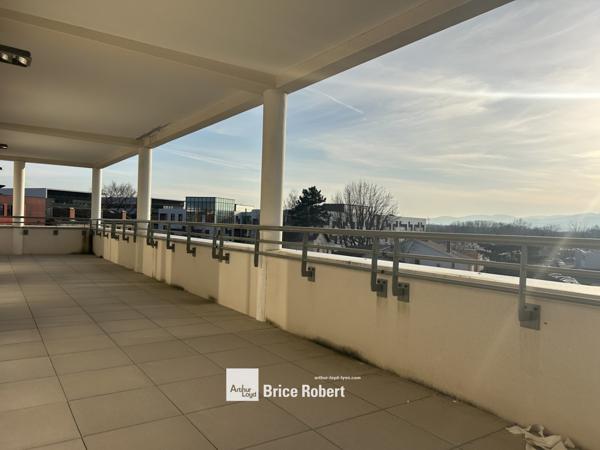 Bureaux à louer à Dardilly avec parking et stockage au sein de Stratton I