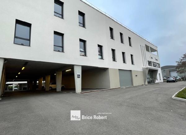 Bureaux à louer à Dardilly avec parking et stockage au sein de Stratton I