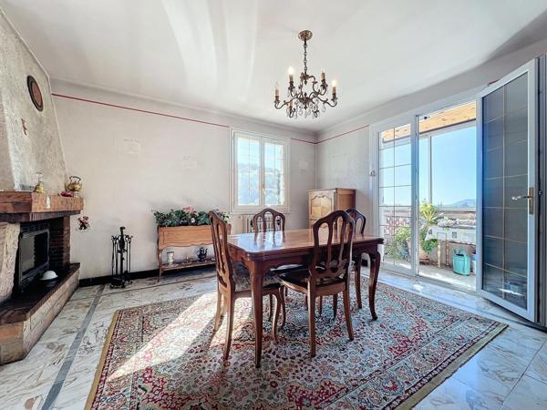 La Roquette sur Siagne - Maison à rénover -